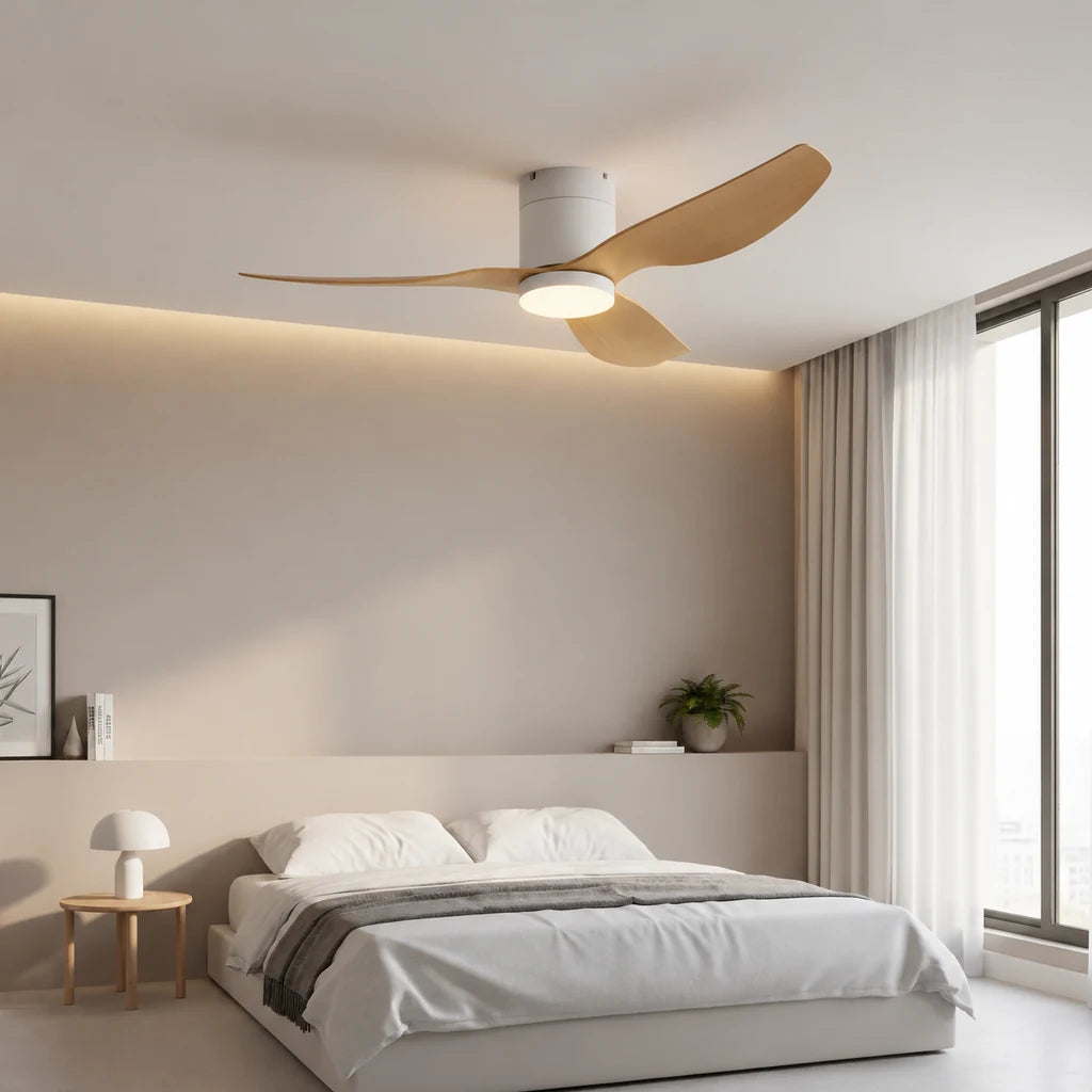 Ventilateur de Plafond Ultra-plat à Éclairage LED - Blanc & ABS Bois Clair BELO - Ventilateur de plafond - Delair
