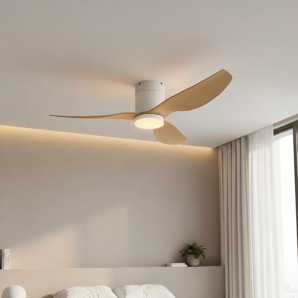 Ventilateur de Plafond Ultra-plat à Éclairage LED - Blanc & ABS Bois Clair BELO - Ventilateur de plafond - Delair